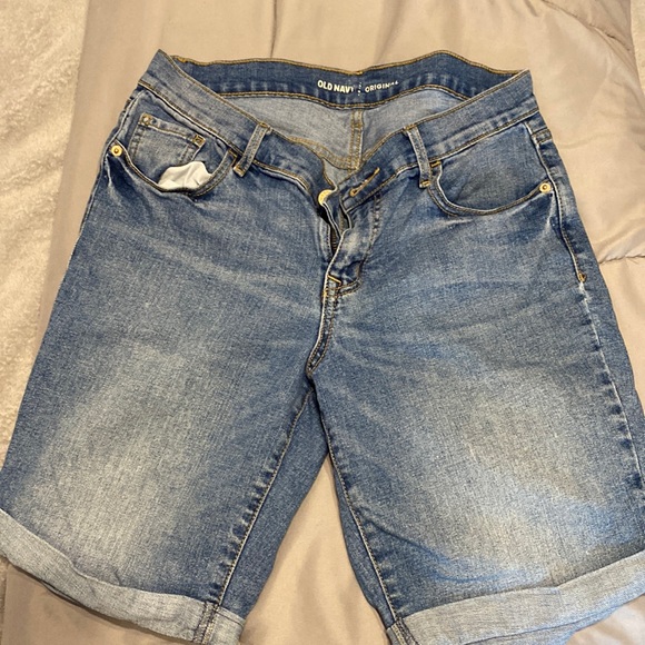 Old navy size 4 Jean shorts - Picture 3 of 4